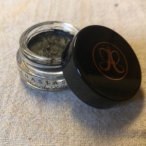 Anastasia Beverly Hills Waterproof Creme